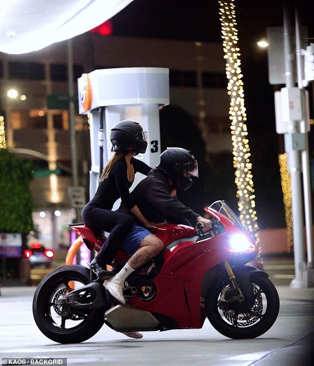 雾了, 或烫伤, 只是如今他